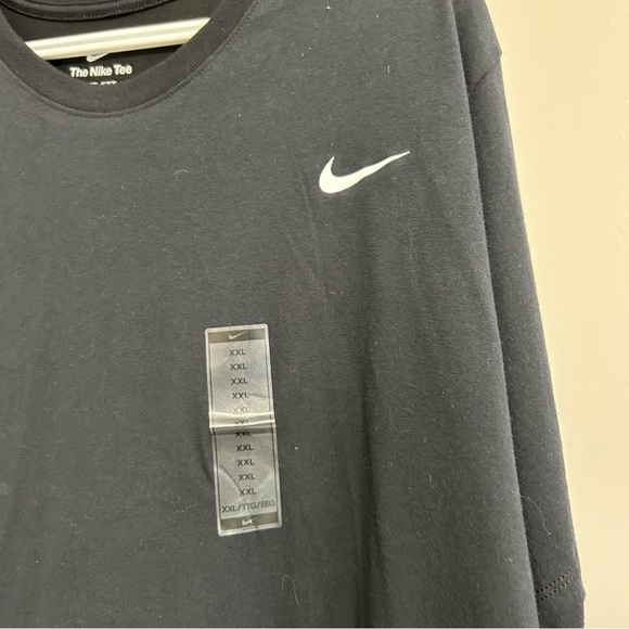 Nike Men's Black Dri-Fit T-Shirt - Picture 2 of 4